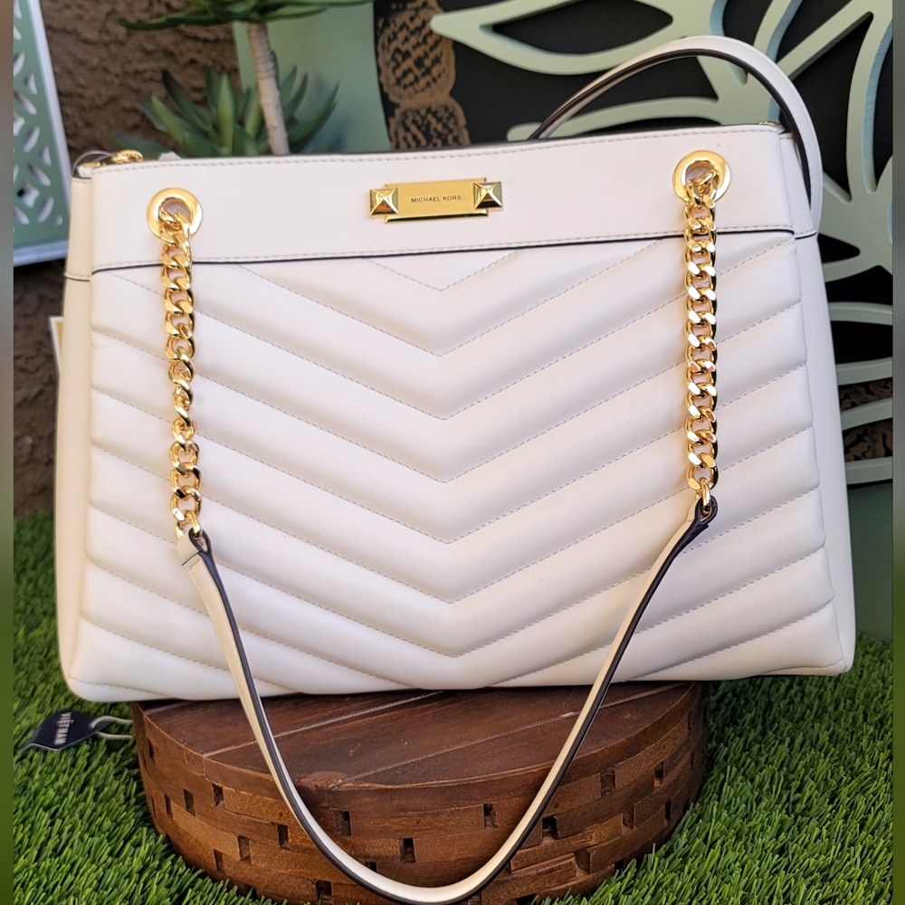 Michael Kors Whitney Tote - NWT - $400 (Retail $628 + NV Tax) 🛍️🤍